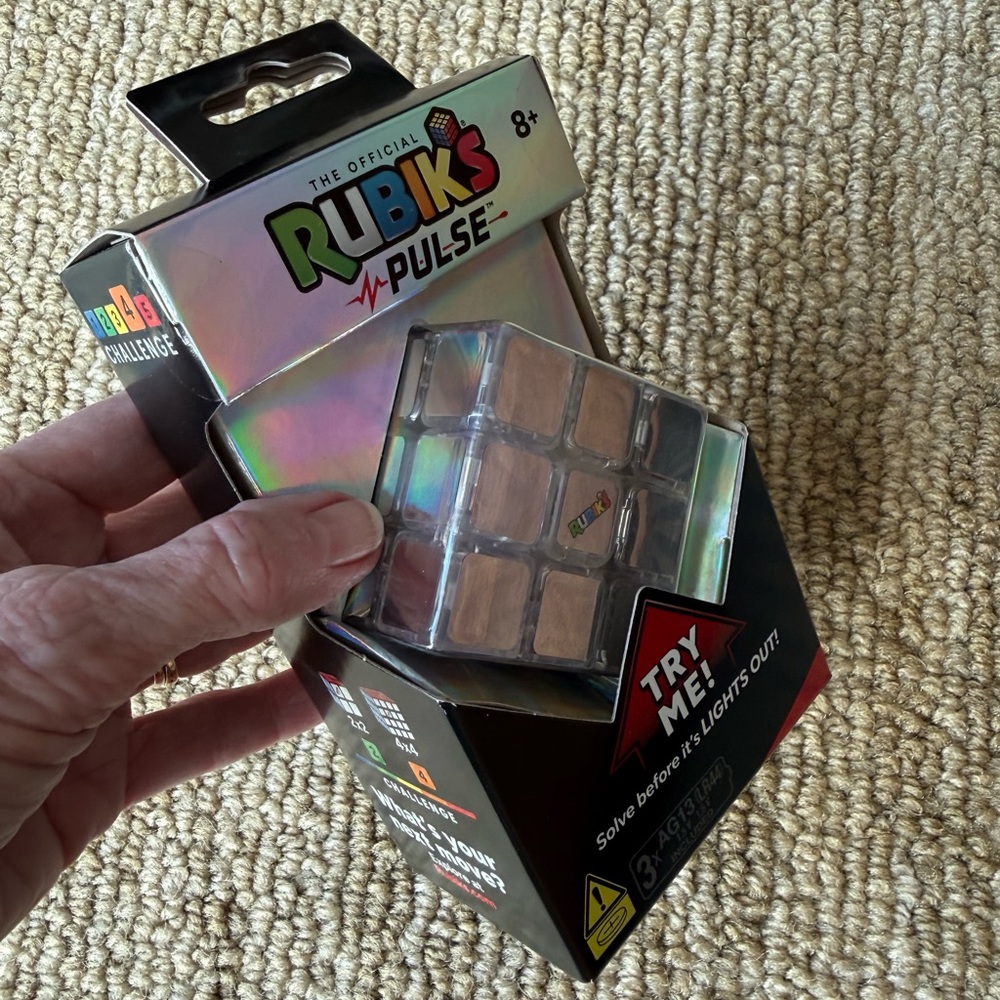 Rubik's Pulse Puzzle Cube - Picture 10 of 10